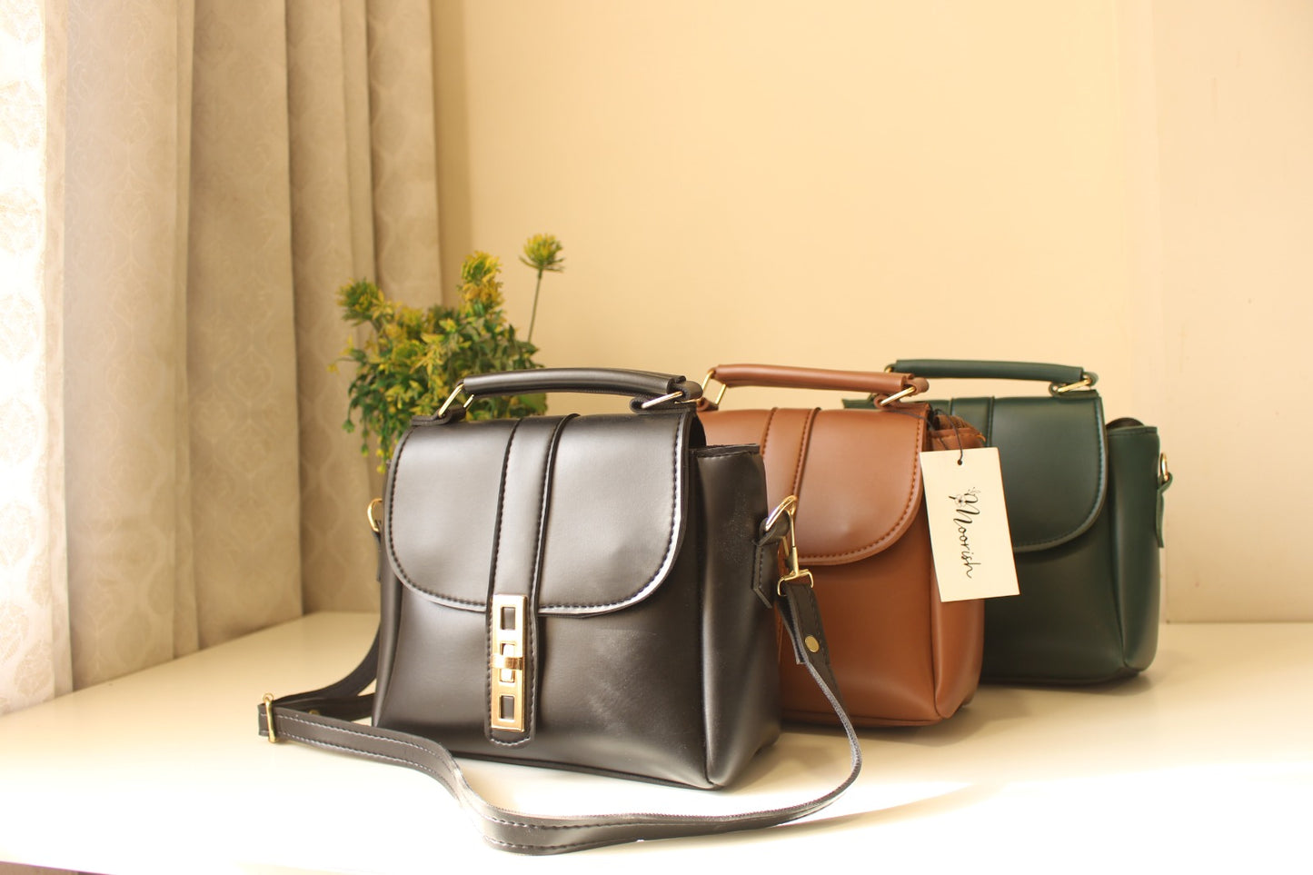 SIGNATURE ELLIPSE BAG | Green