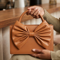 SIGNATURE BOW BAG | Brown