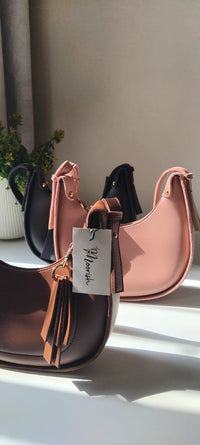 HOBO CRESCENT | BLACK