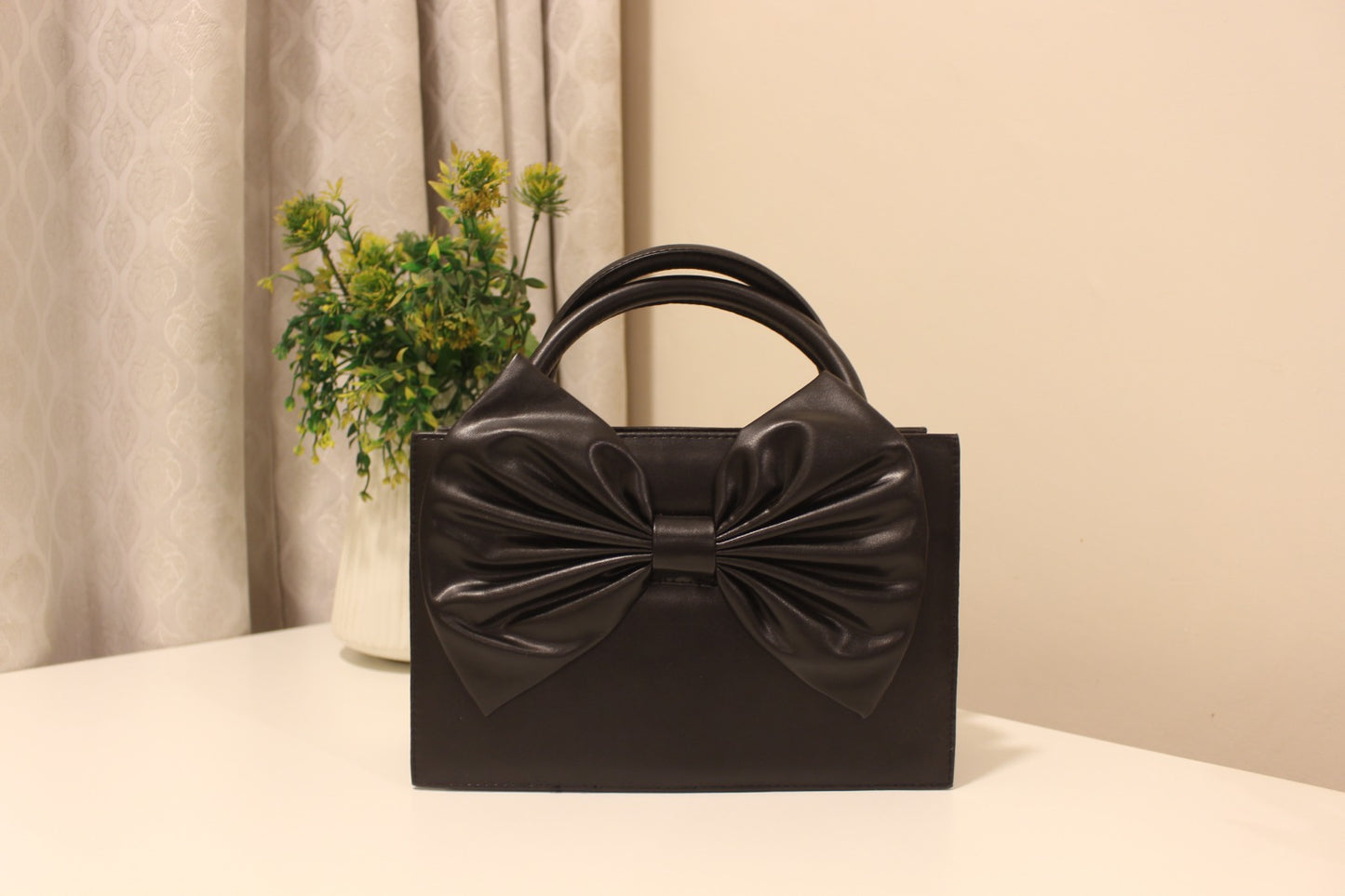 SIGNATURE BOW BAG | Black