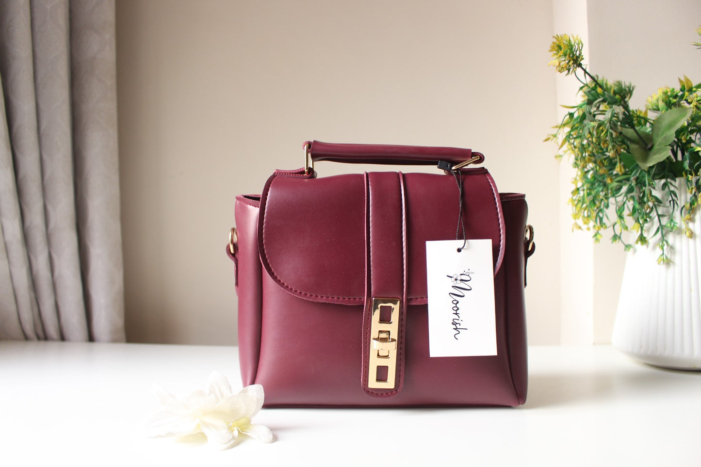 SIGNATURE ELLIPSE BAG | Red