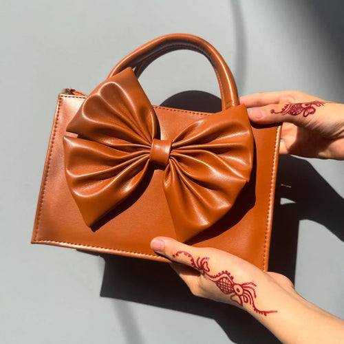 SIGNATURE BOW BAG | Brown